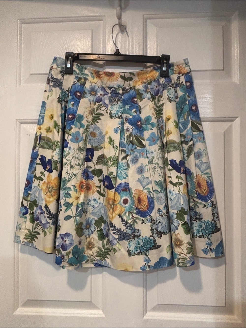 Talbots Cream Floral Circle Skirt with Blue and Yellow Blooms
